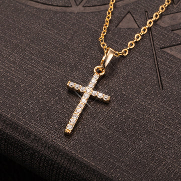 Elegant Cross Pendant Necklace – Timeless and Stylish