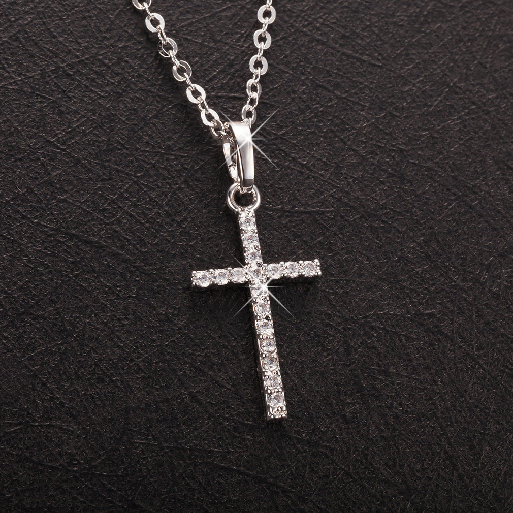 Elegant Cross Pendant Necklace – Timeless and Stylish